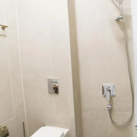 Corner House Aparthotel