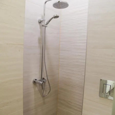 Corner House 3* Łowecz