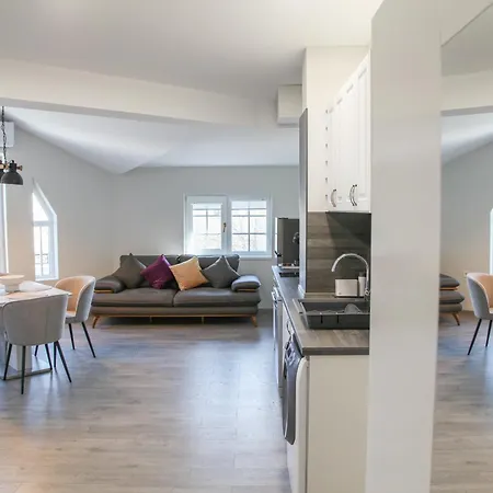 Hotel apartamentowy Corner House 3*