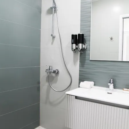 Corner House 3* Łowecz