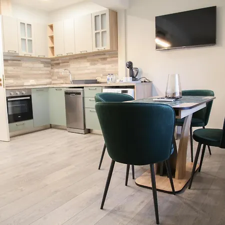 Hotel apartamentowy Corner House 3*