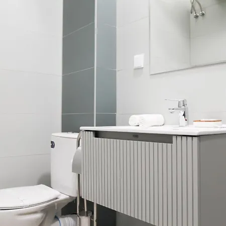 Corner House Lovetch