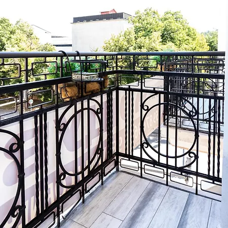 Apart-hotel Corner House 3*