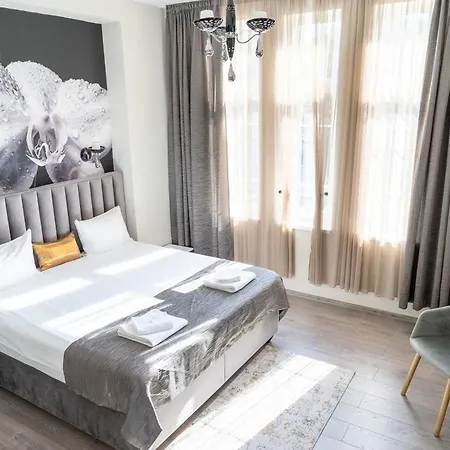 Apart-hotel Corner House