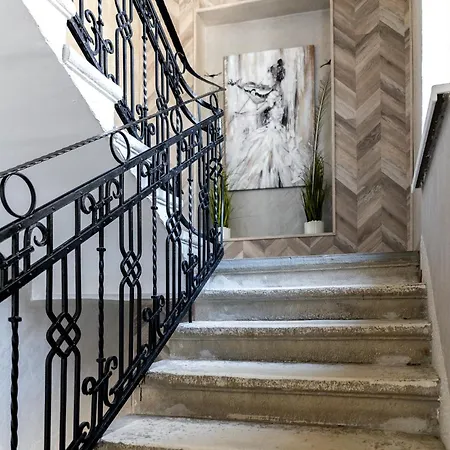 Corner House