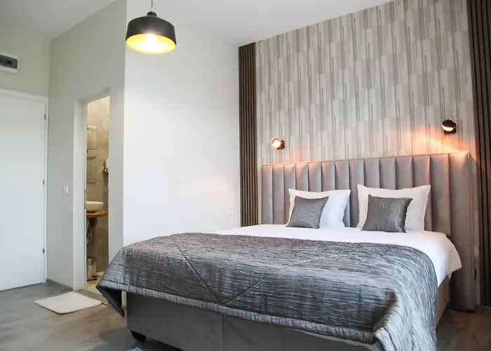 Apartahotel Corner House 3*