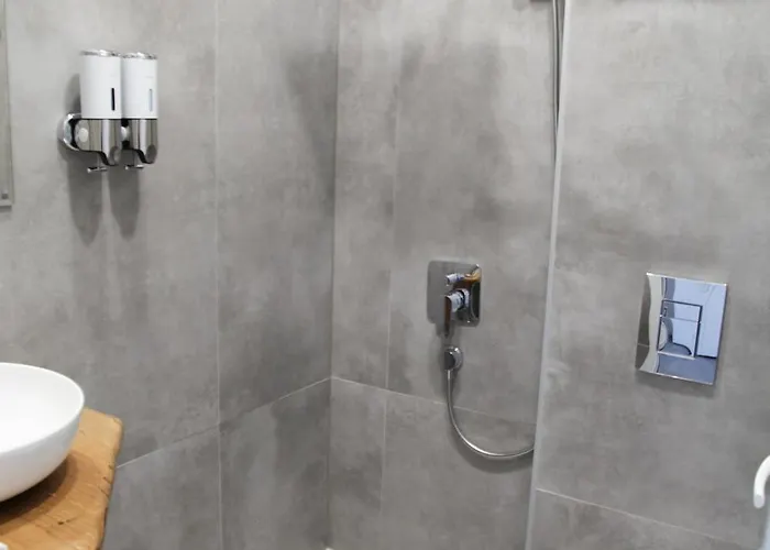 Corner House Apartahotel 3*