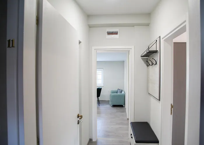 Corner House Apartahotel