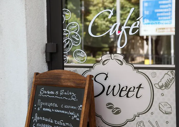 Corner House Apartahotel